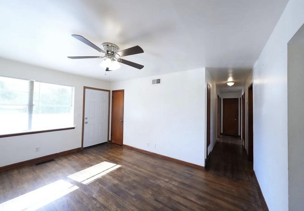 5462 N Johnstown Avenue Property Photo 3