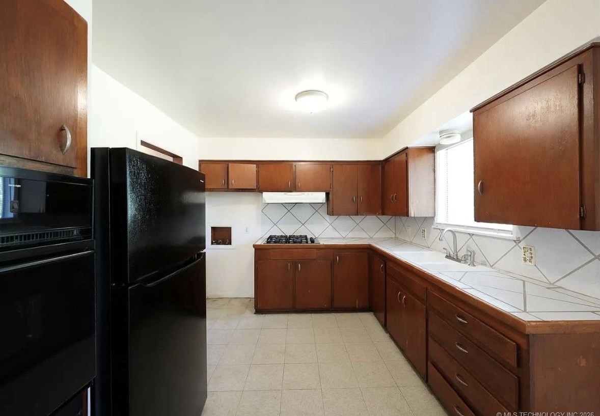 5462 N Johnstown Avenue Property Photo 6