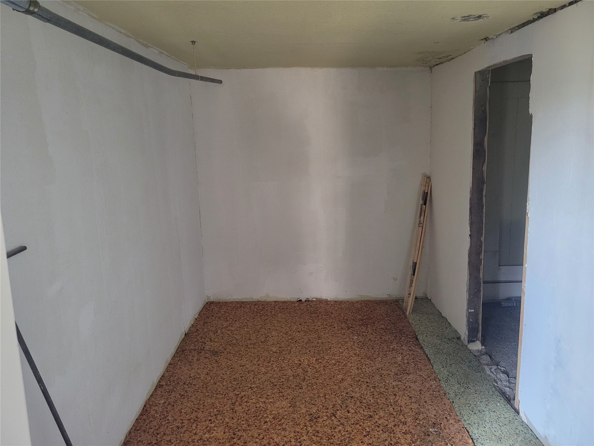 4739 W 8th Street Property Photo 3