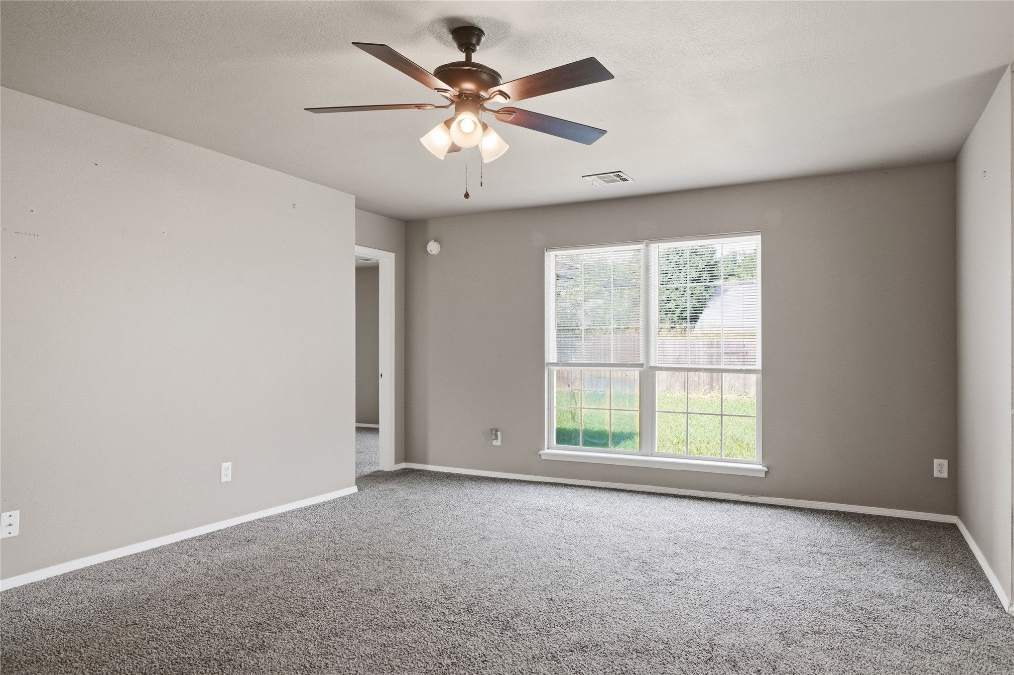 612 N Ross Street Property Photo 8