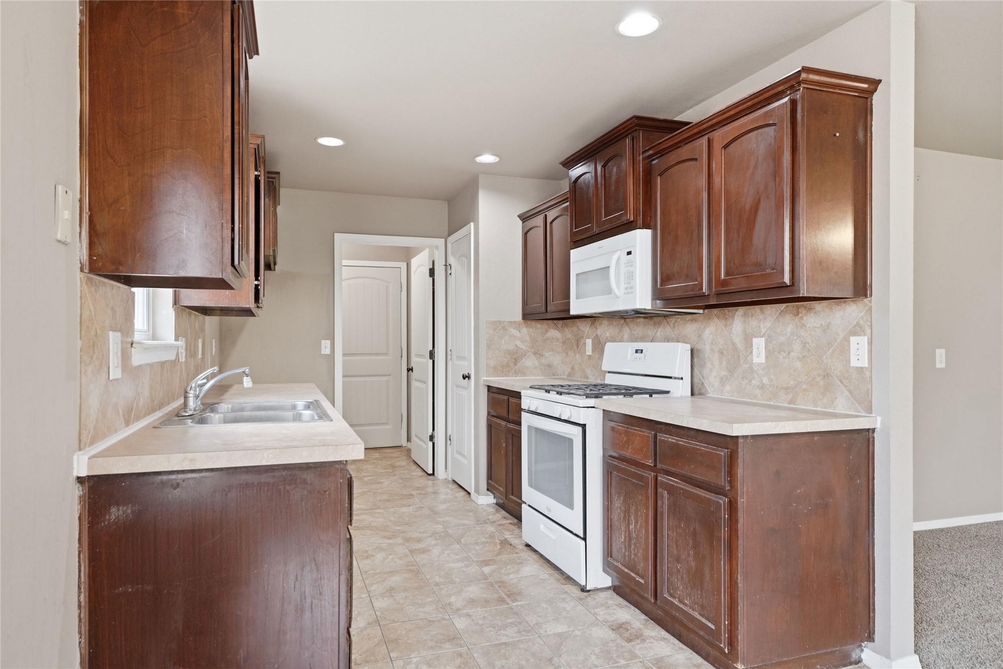 612 N Ross Street Property Photo 16