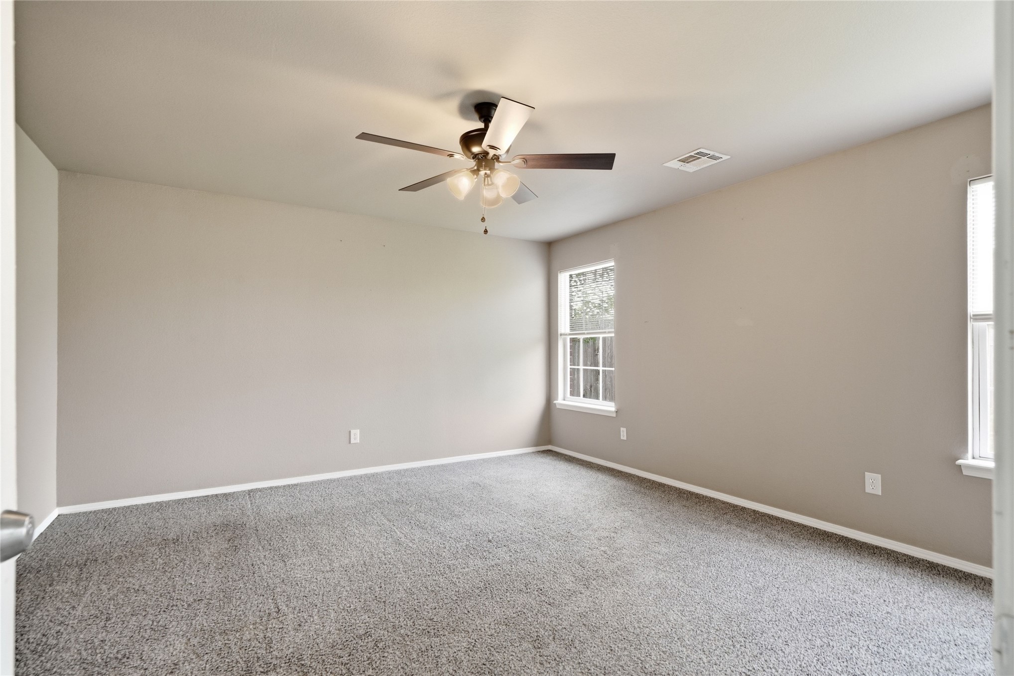 612 N Ross Street Property Photo 18