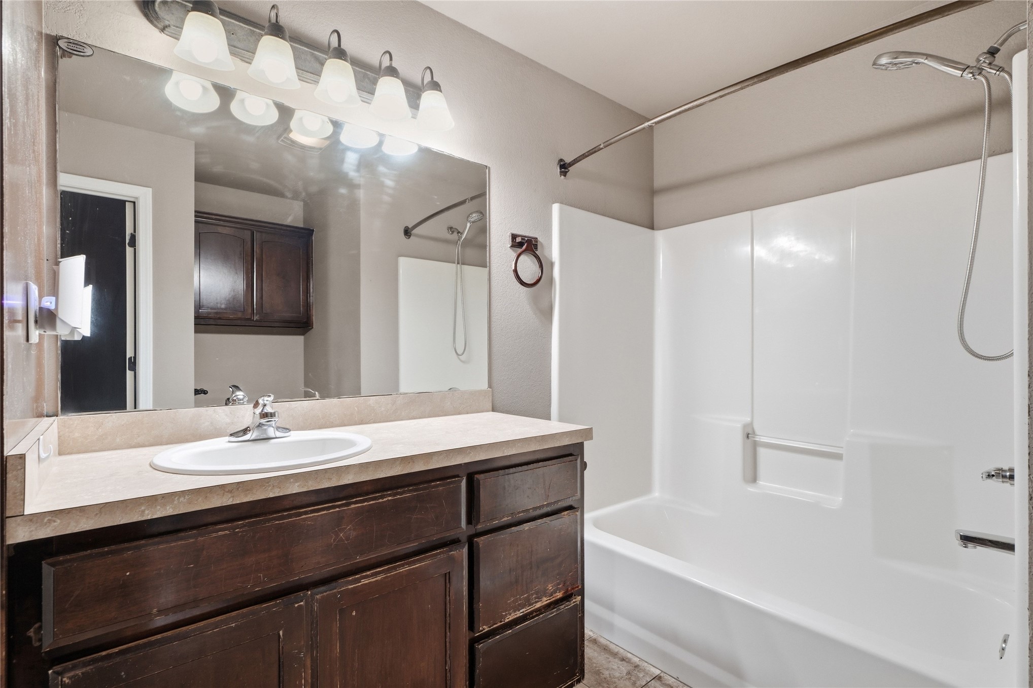 612 N Ross Street Property Photo 22