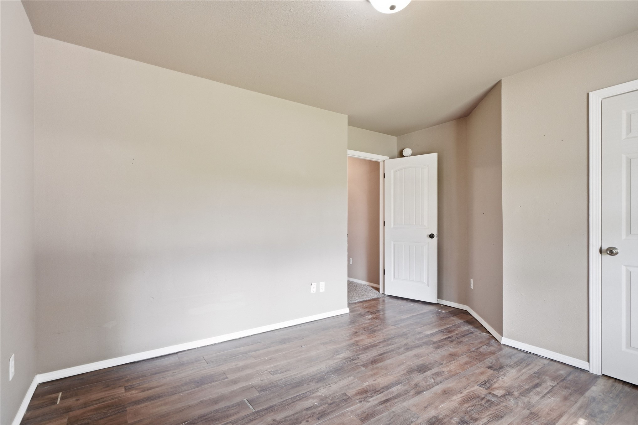 612 N Ross Street Property Photo 25