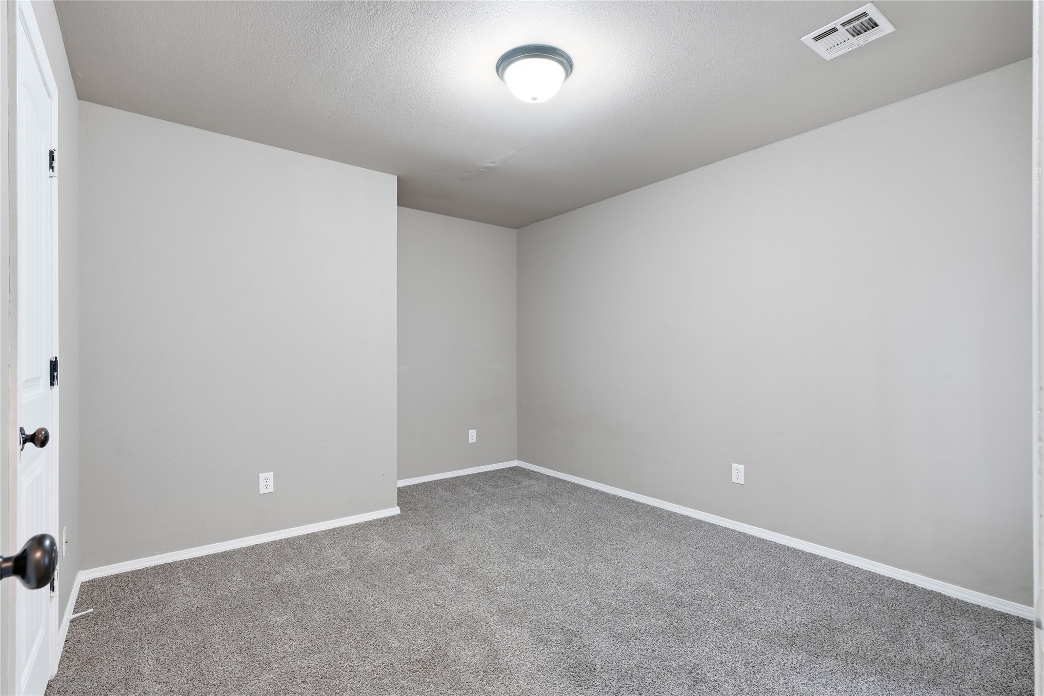 612 N Ross Street Property Photo 28