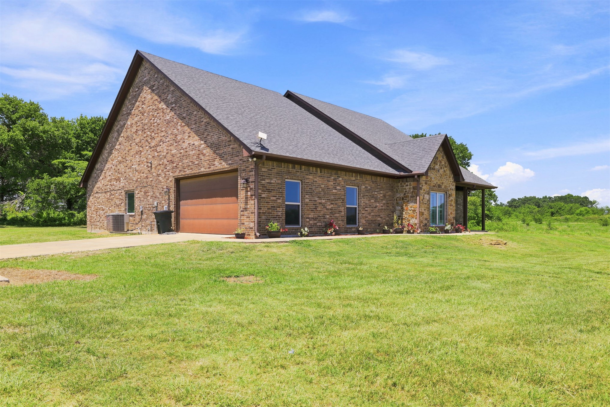 4870 Lemon Hill Property Photo 1