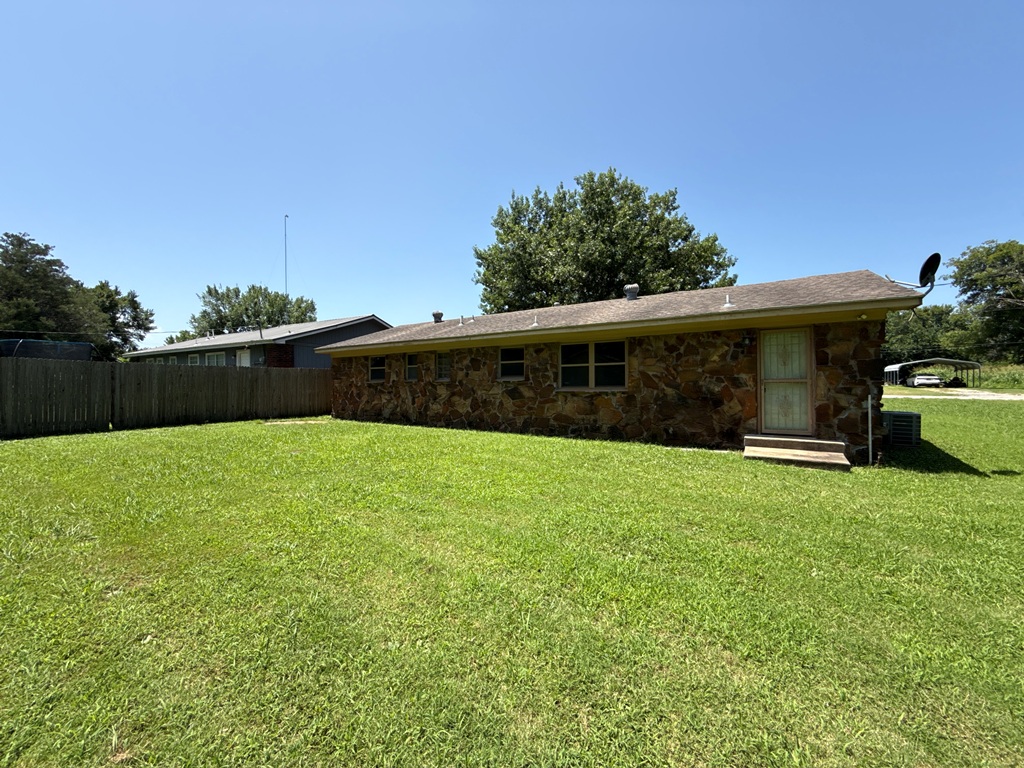 402 S Osage Avenue Property Photo 3
