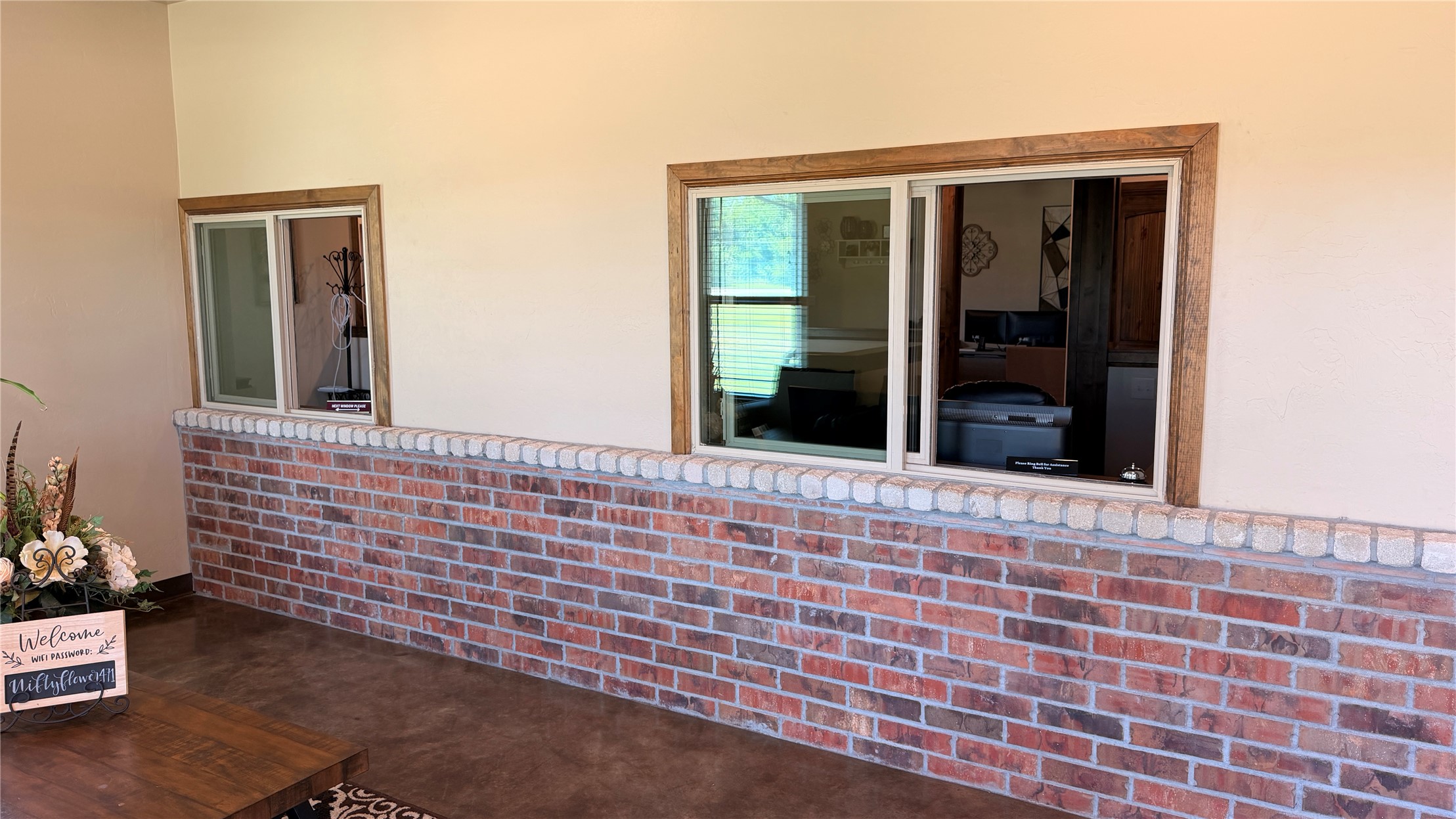 625 N Main Property Photo 4