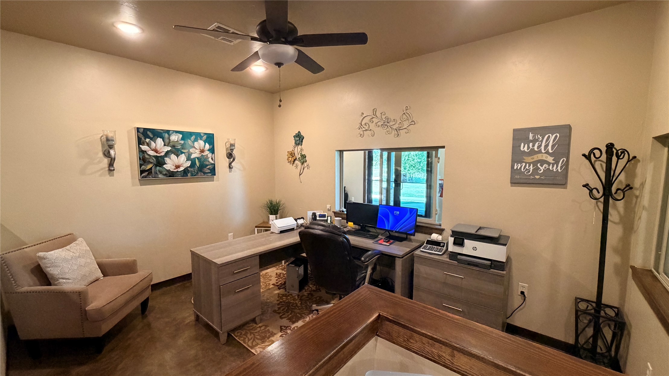 625 N Main Property Photo 13