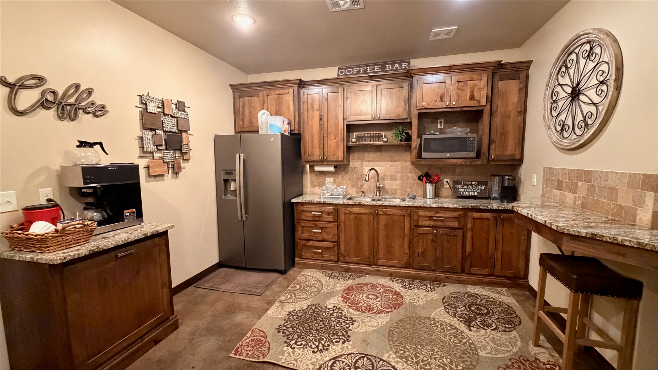 625 N Main Property Photo 22