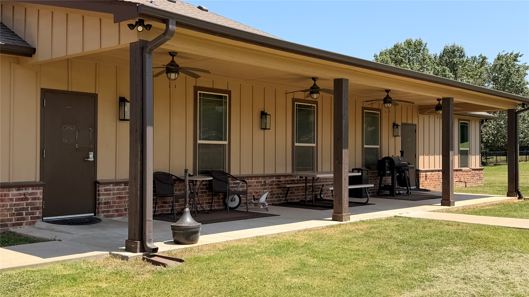 625 N Main Property Photo 33