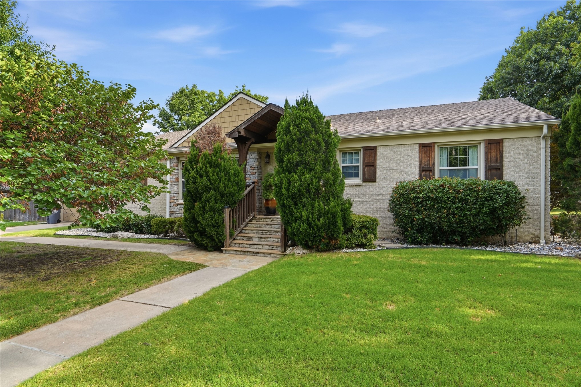 3119 E 21st Place