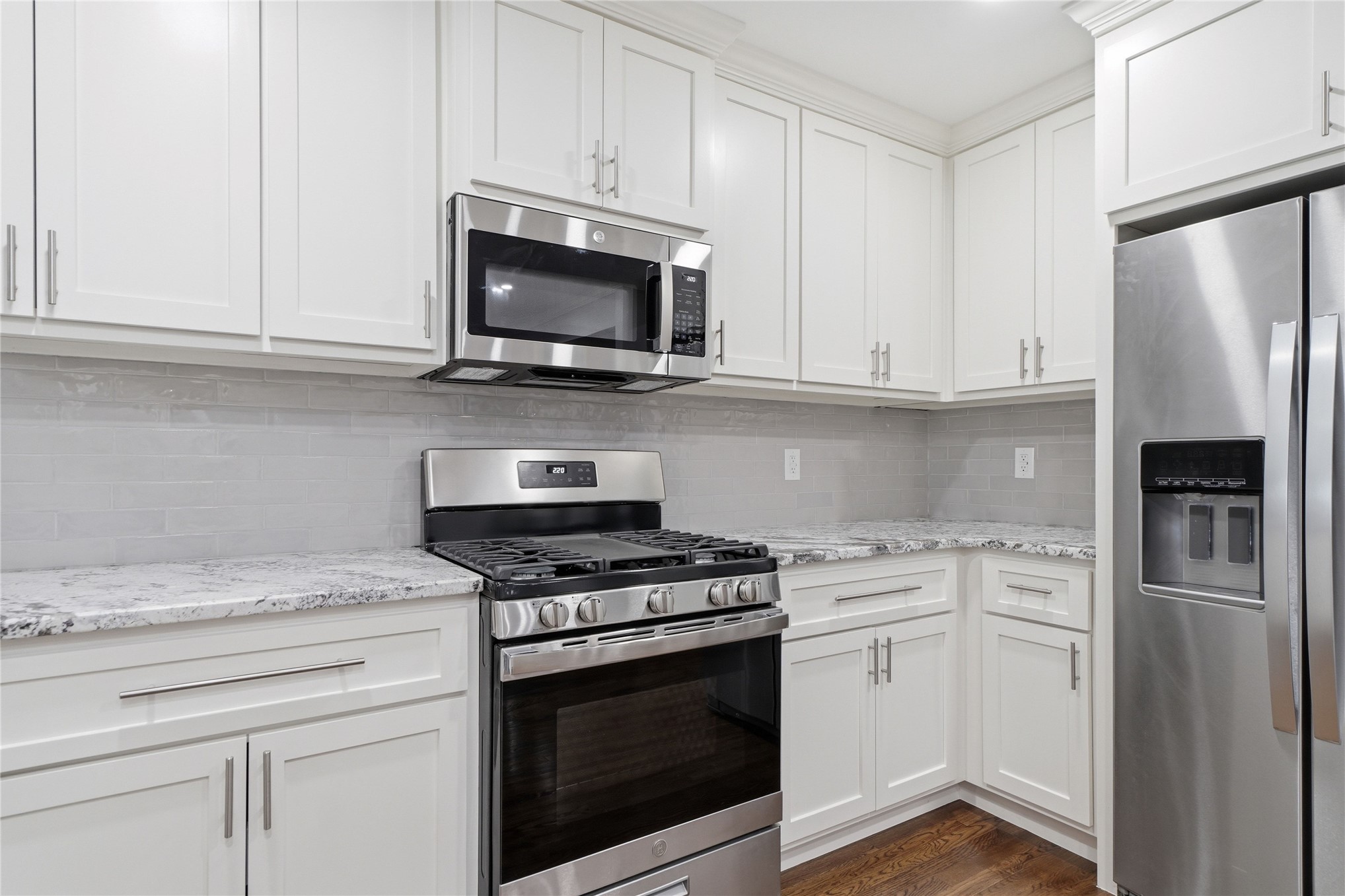332 E 45th Place Property Photo 32