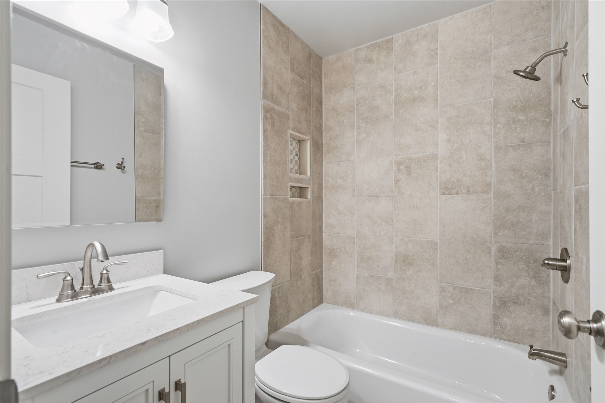 332 E 45th Place Property Photo 38