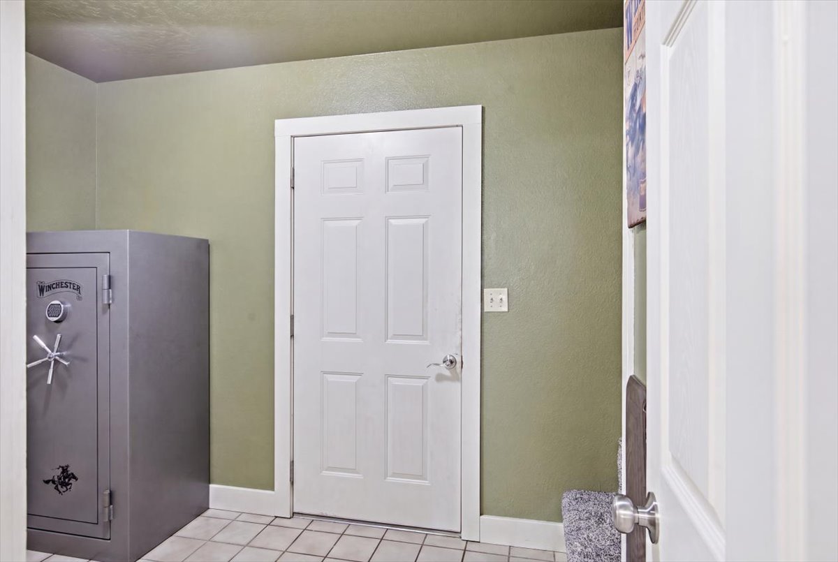 7587 County Road 3610 Property Photo 14