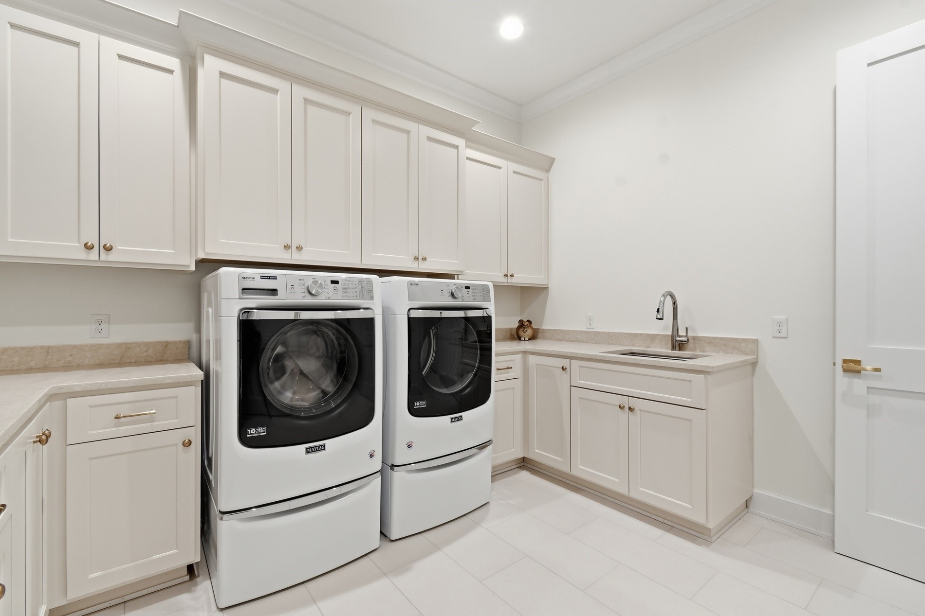 1249 E 28th Street Property Photo 45