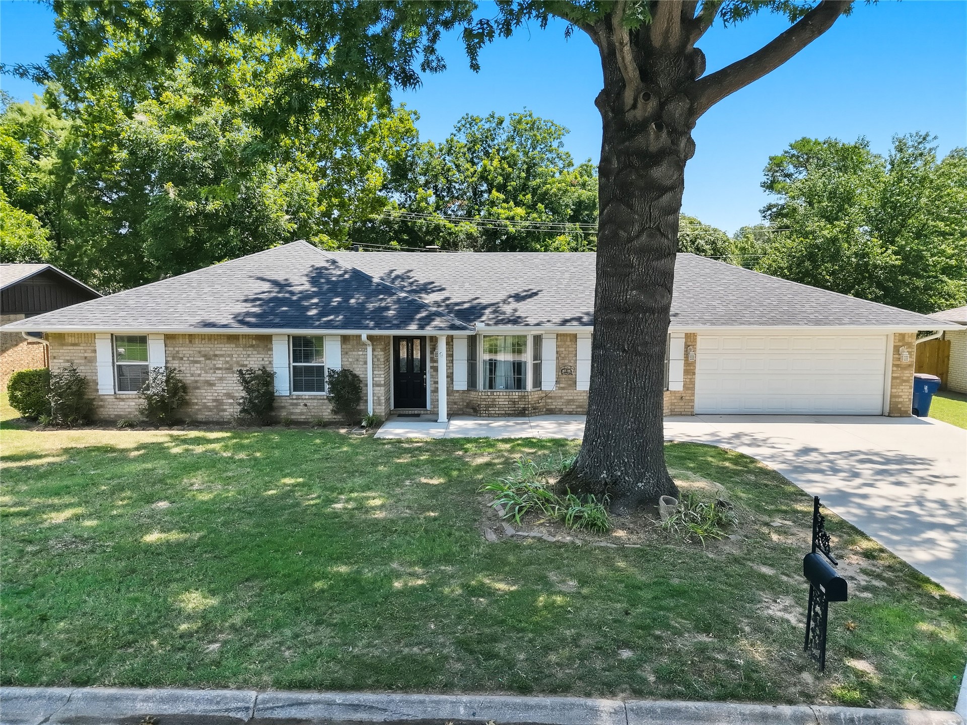 8217 Meadow Drive Property Photo 2