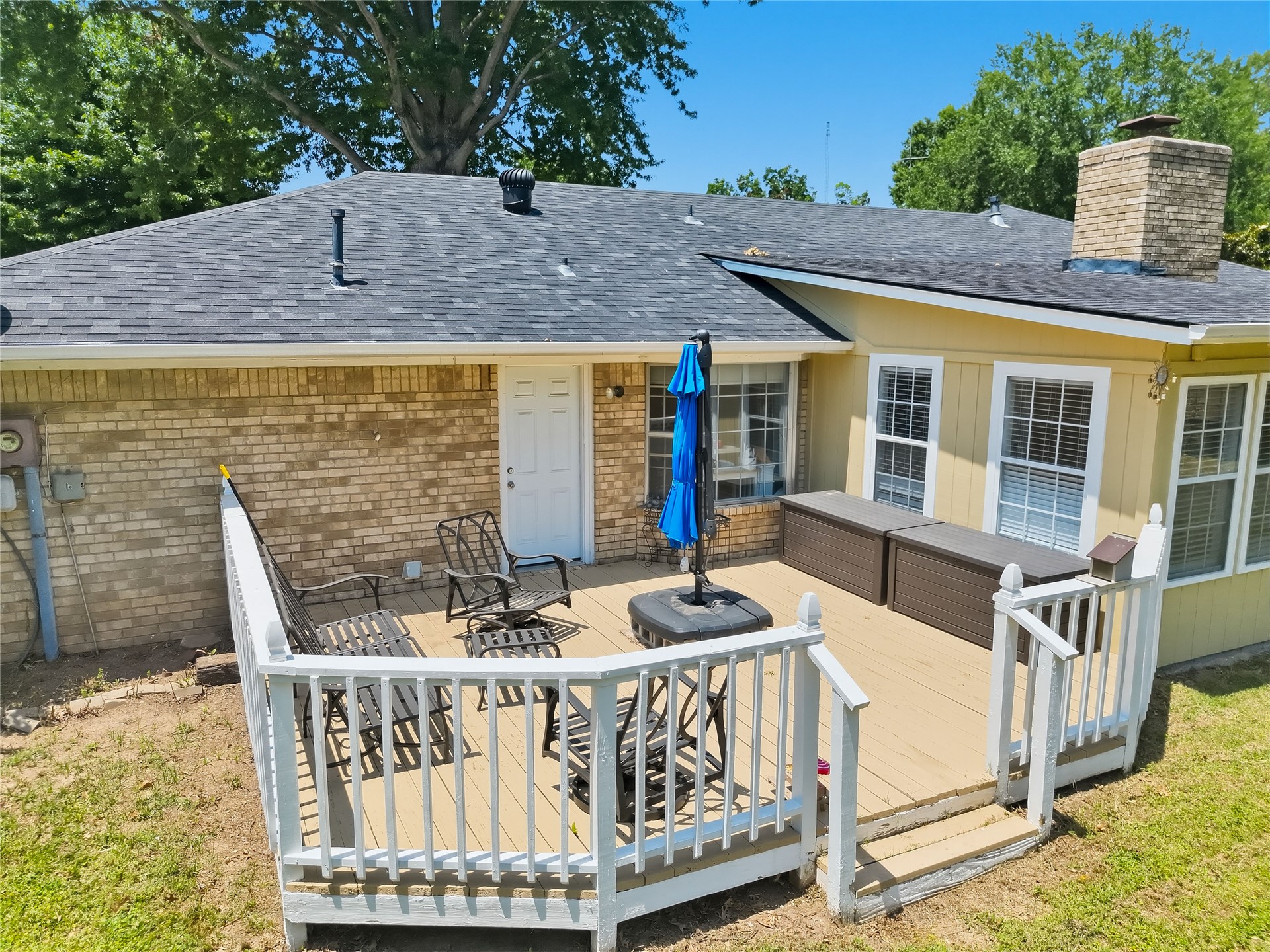 8217 Meadow Drive Property Photo 7