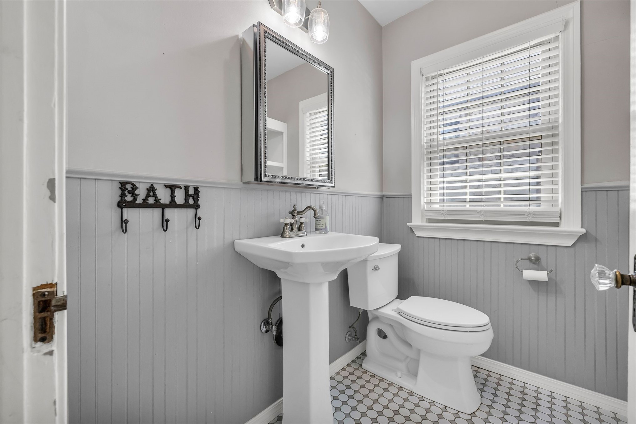 2711 E 14th Street Property Photo 15