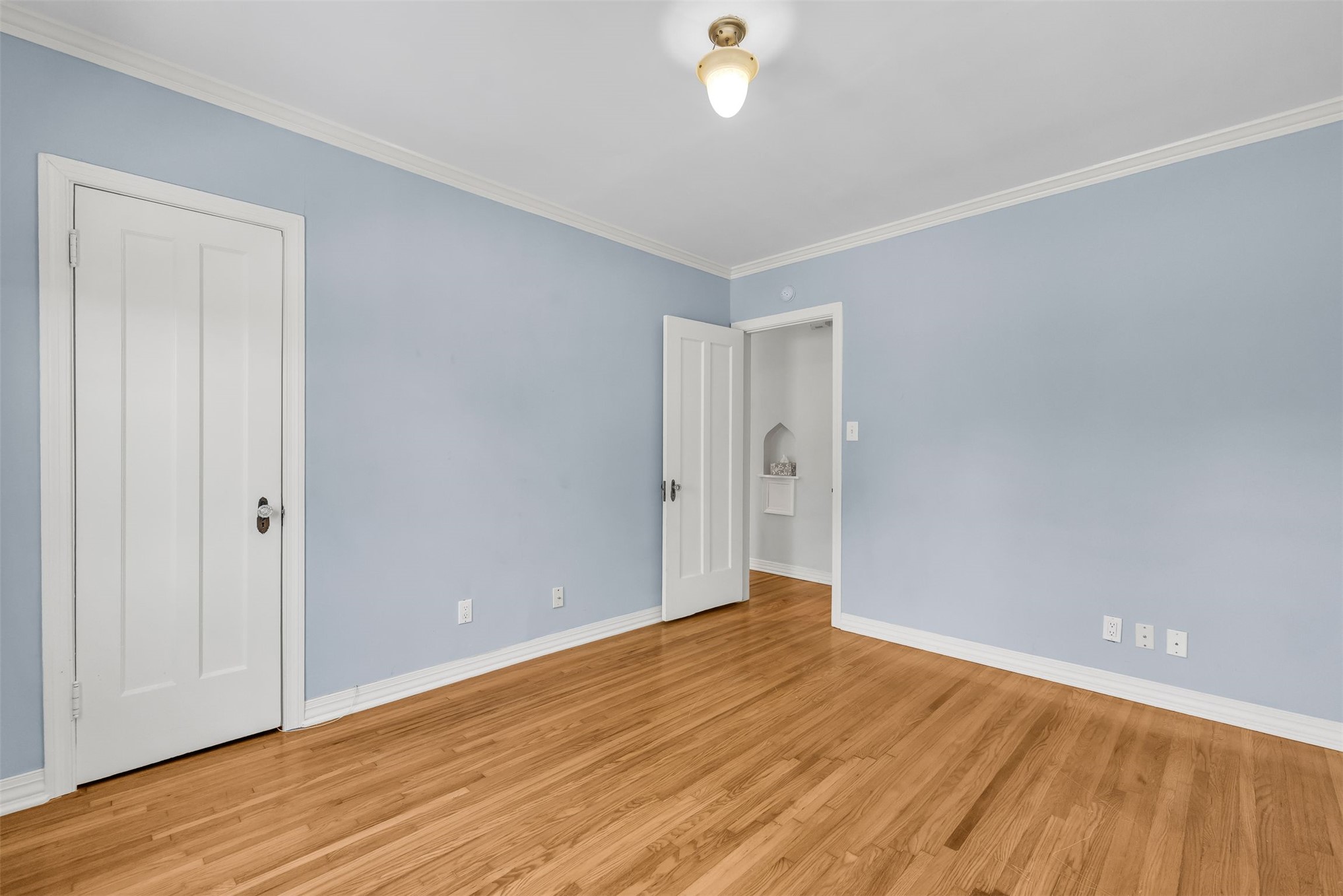 2711 E 14th Street Property Photo 19
