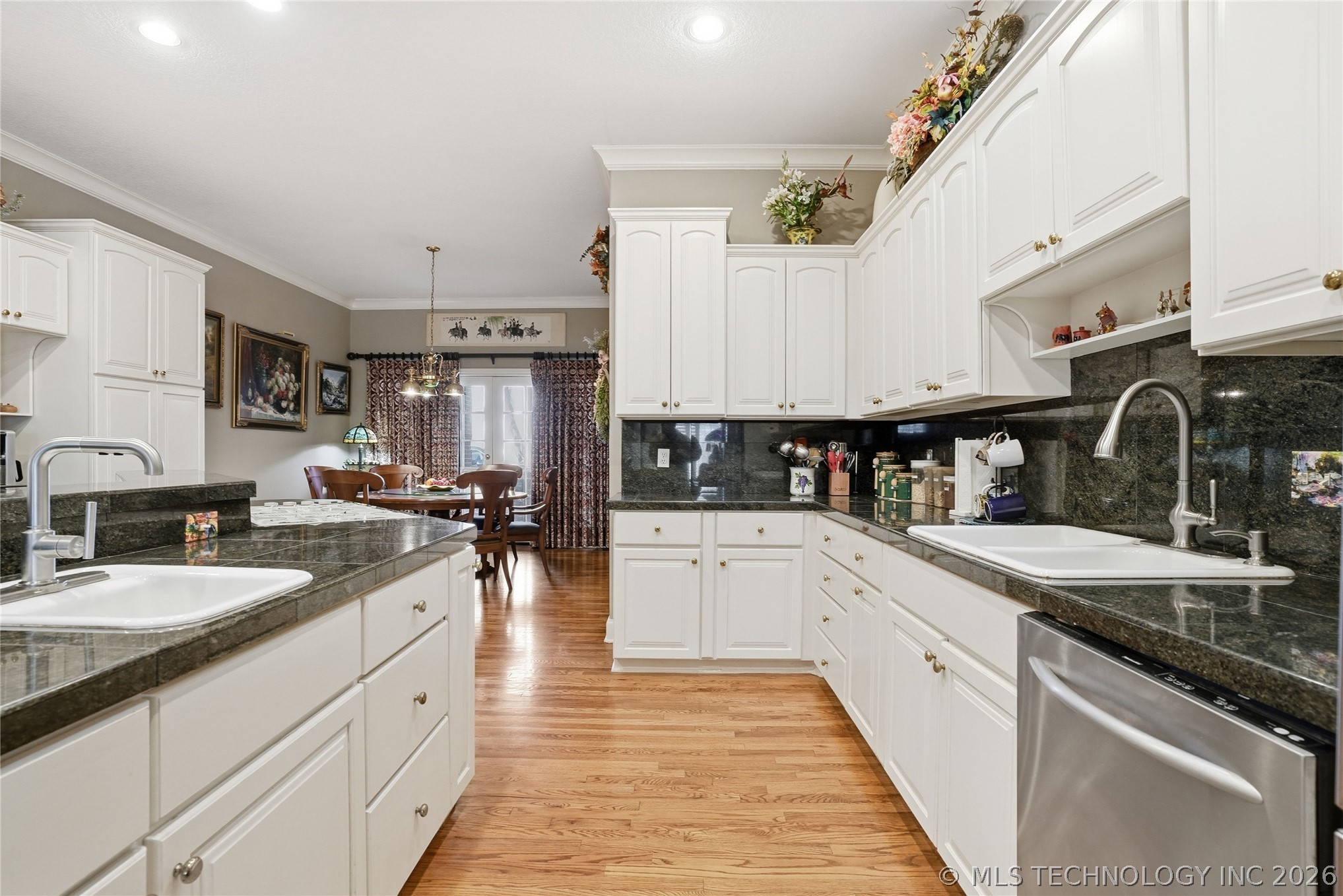 8626 S Florence Avenue Property Photo 22