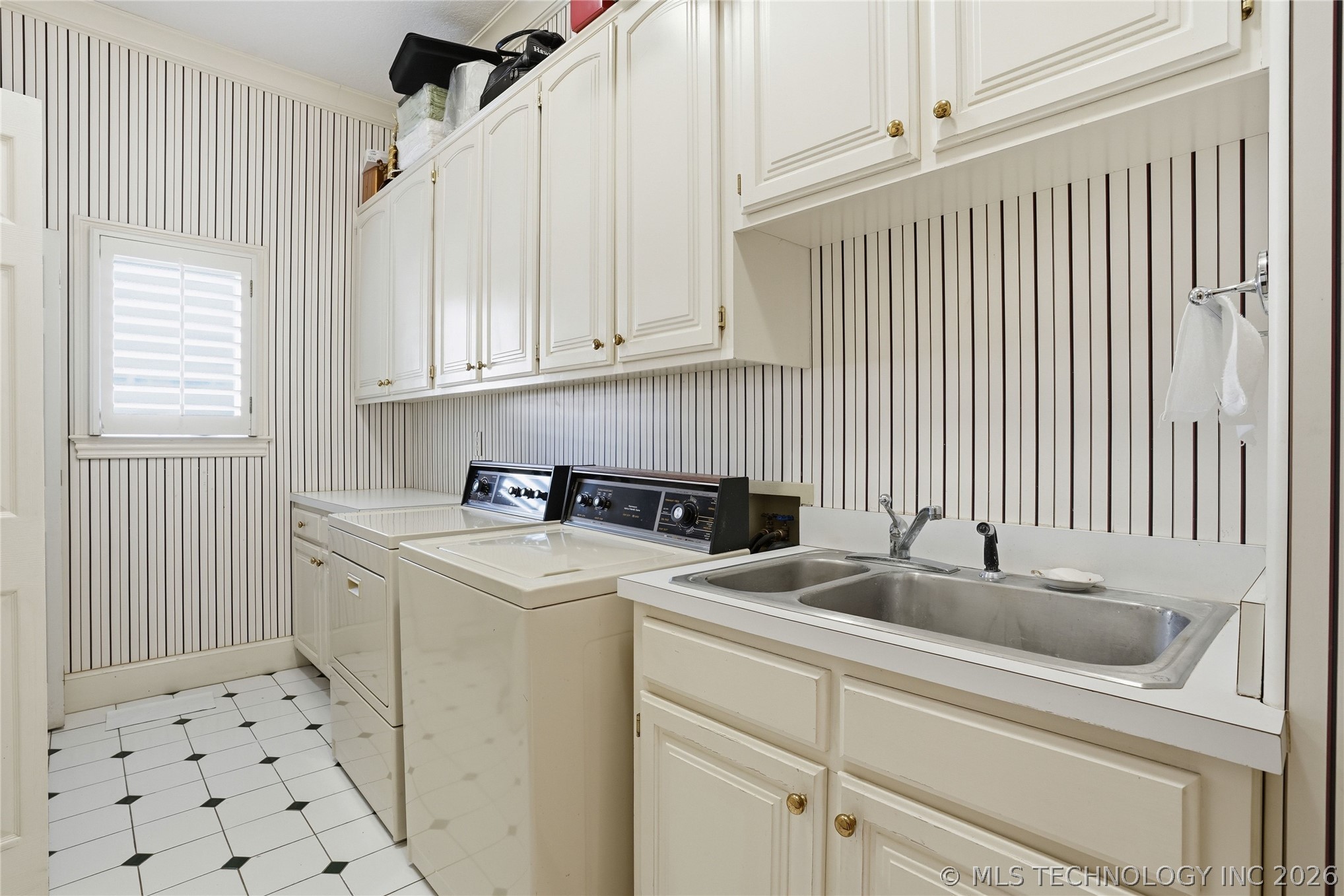 8626 S Florence Avenue Property Photo 61