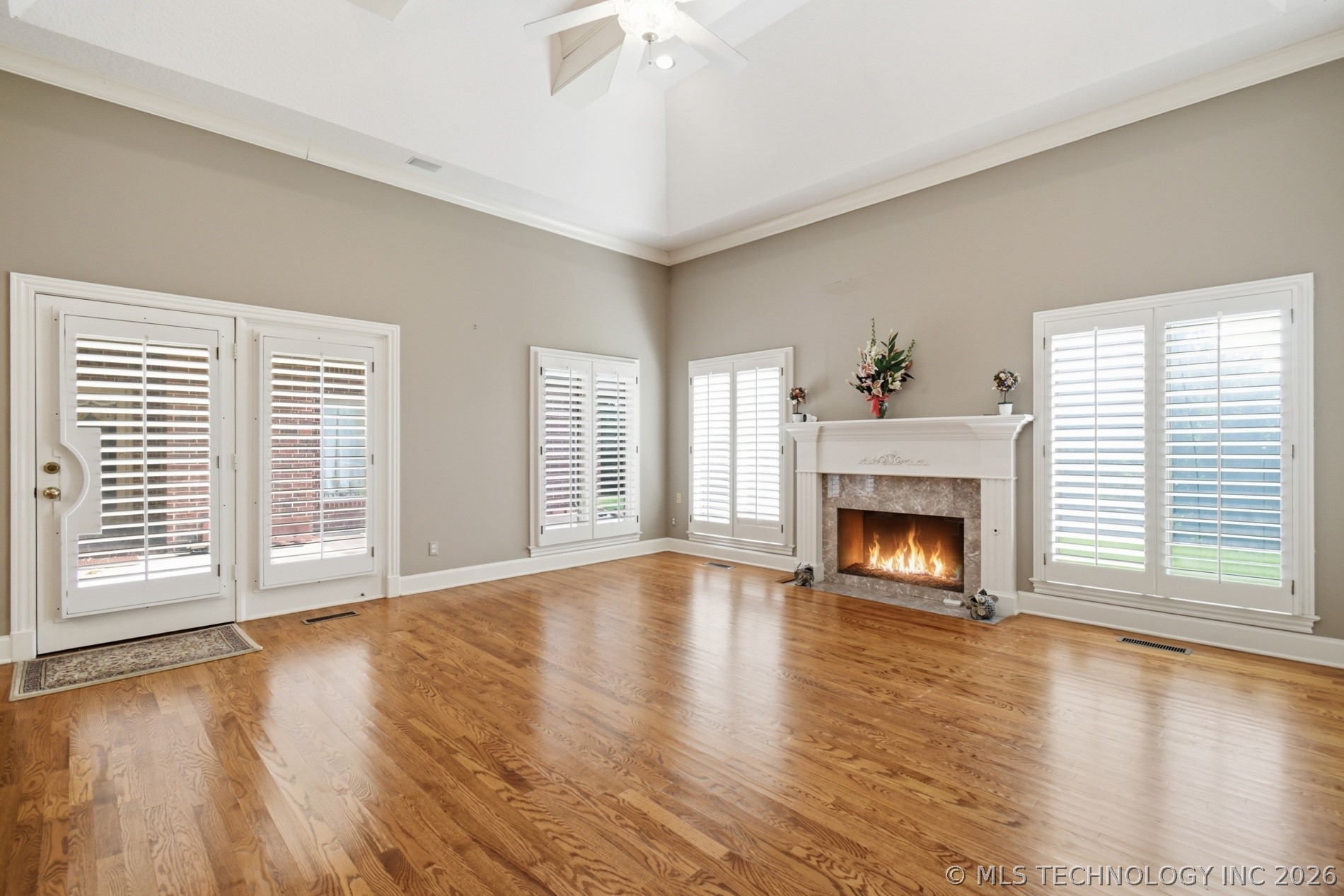8626 S Florence Avenue Property Photo 86