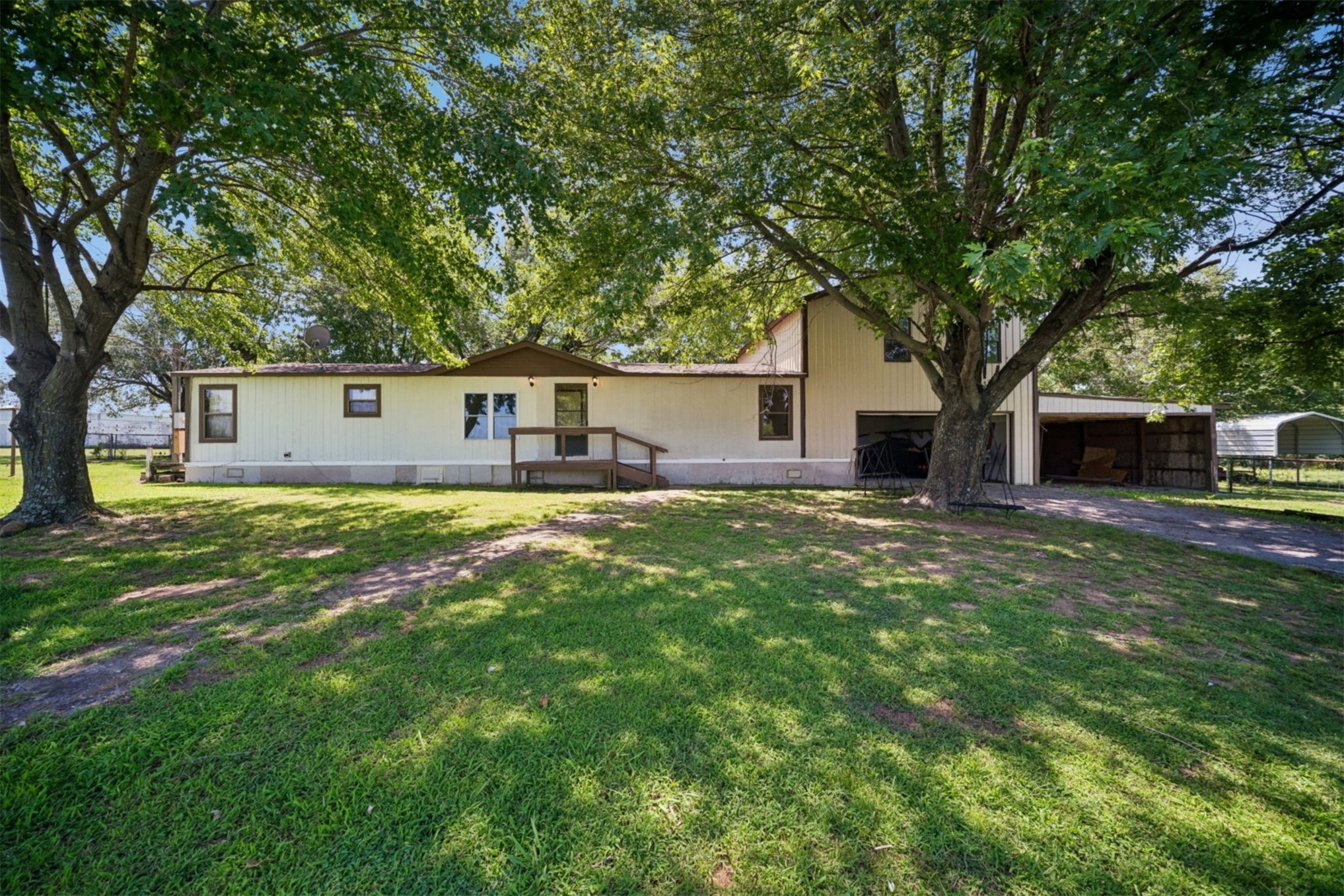 856 S 429 Property Photo 1