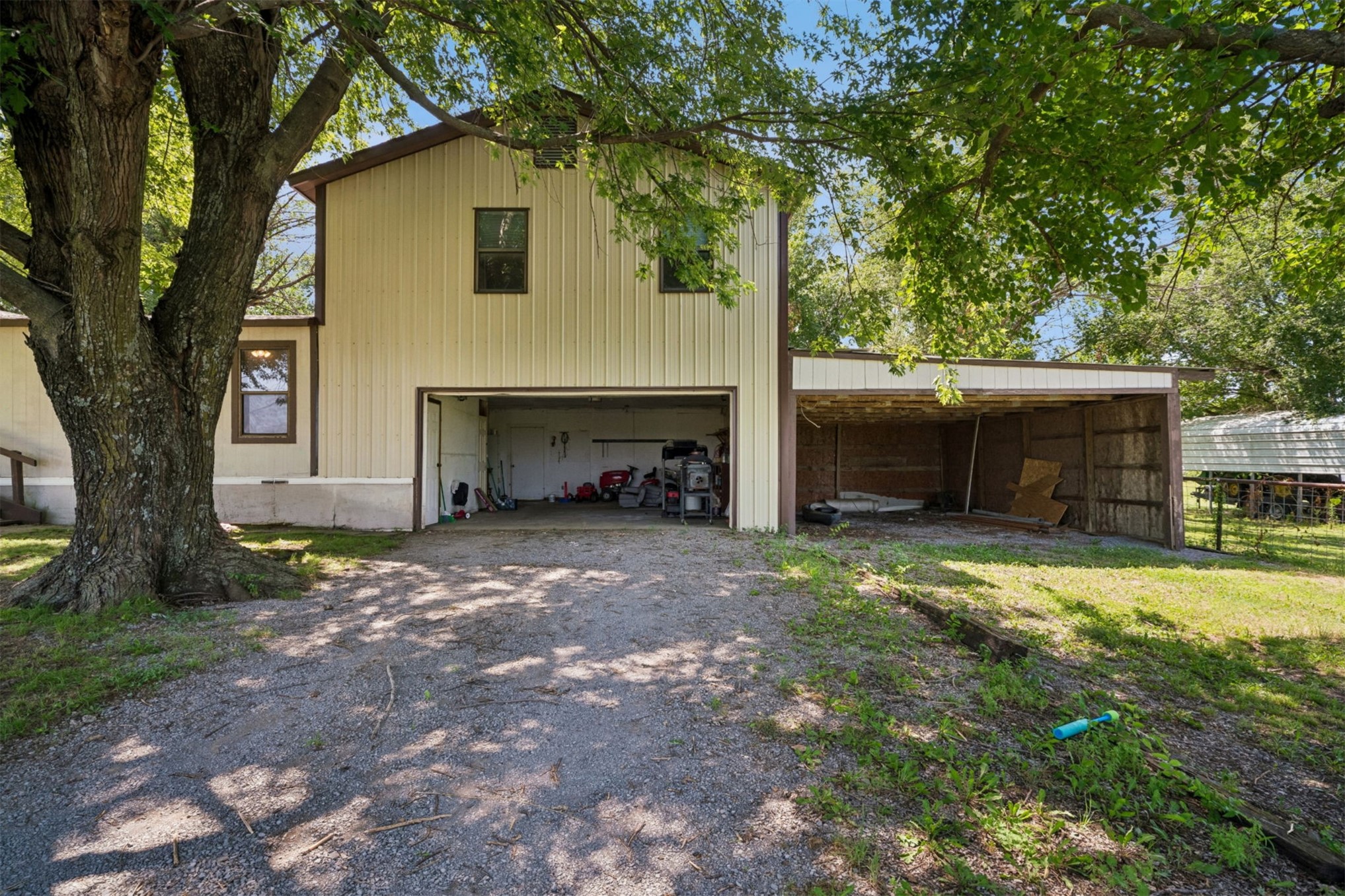 856 S 429 Property Photo 2