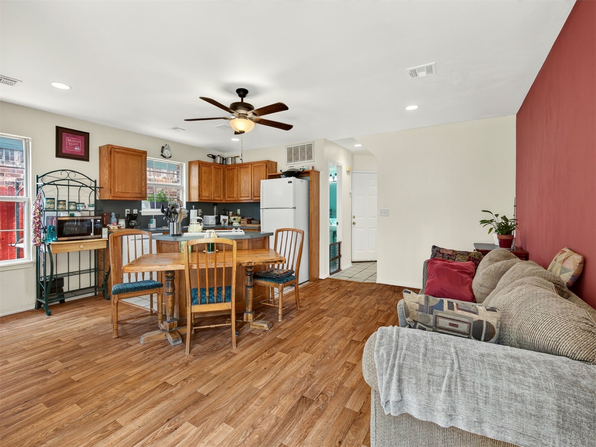 308 W K Street Property Photo 11