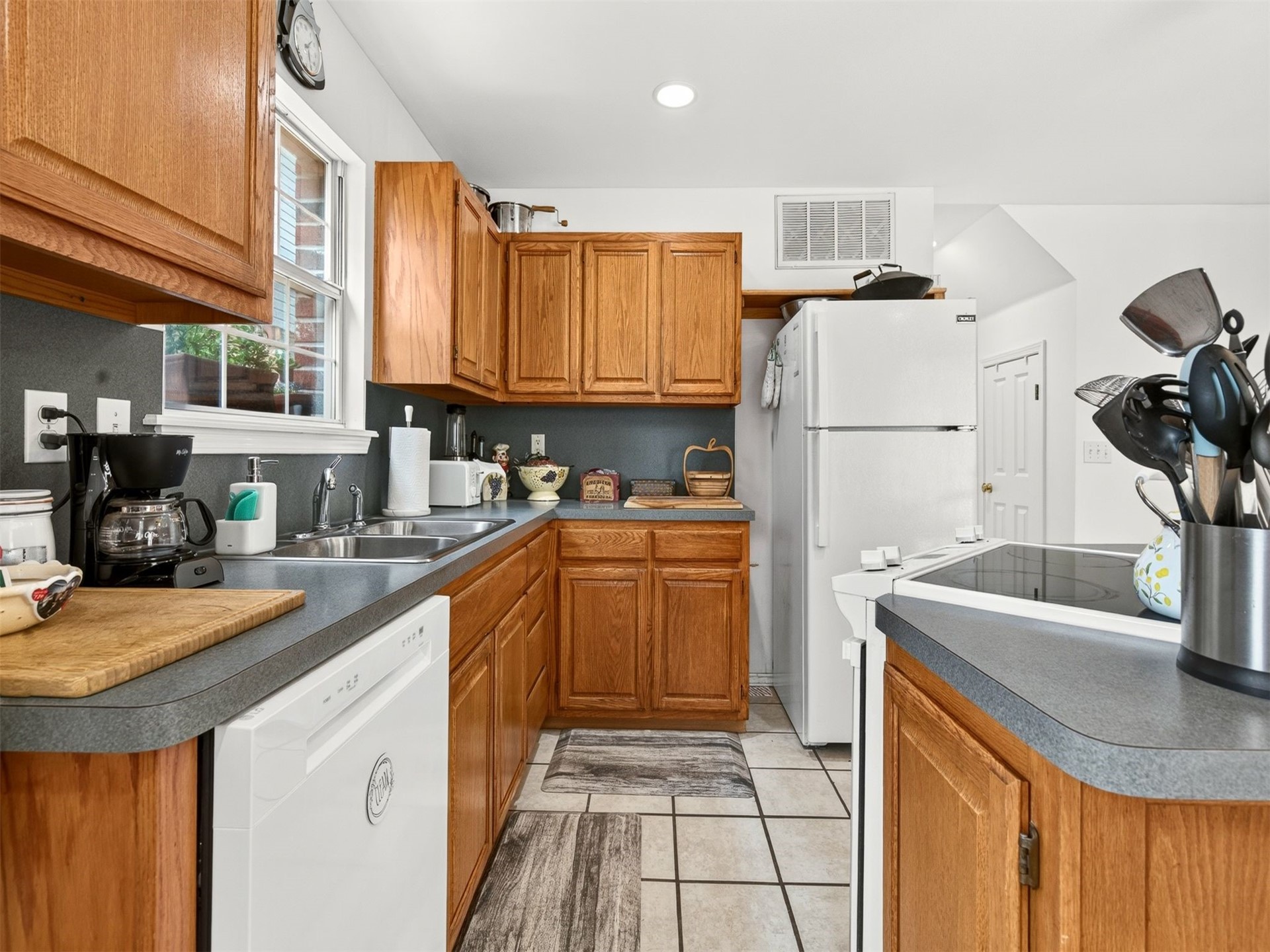 308 W K Street Property Photo 19