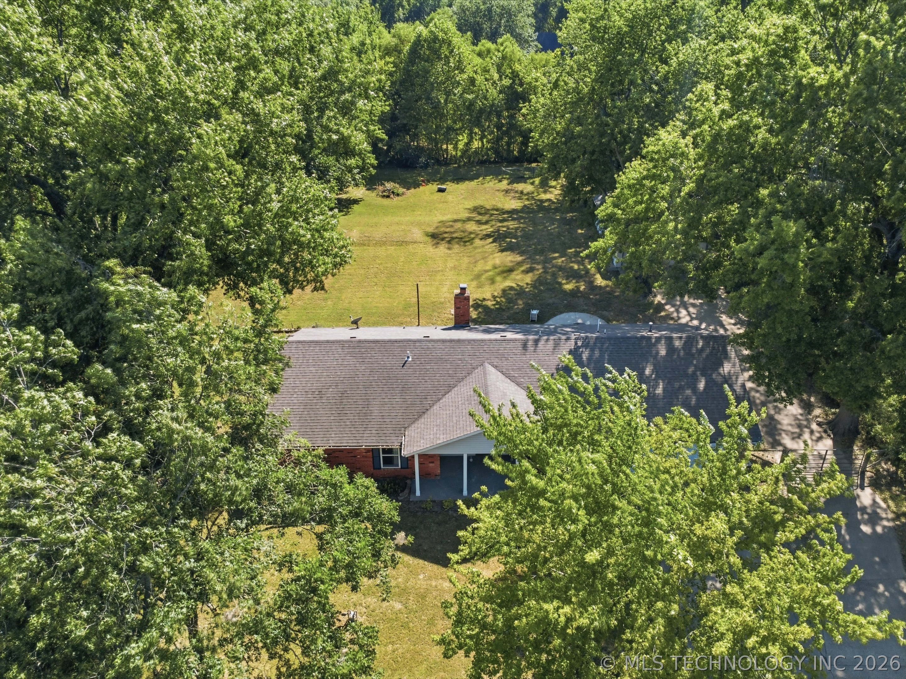7324 S Dennis Boulevard Property Photo 4