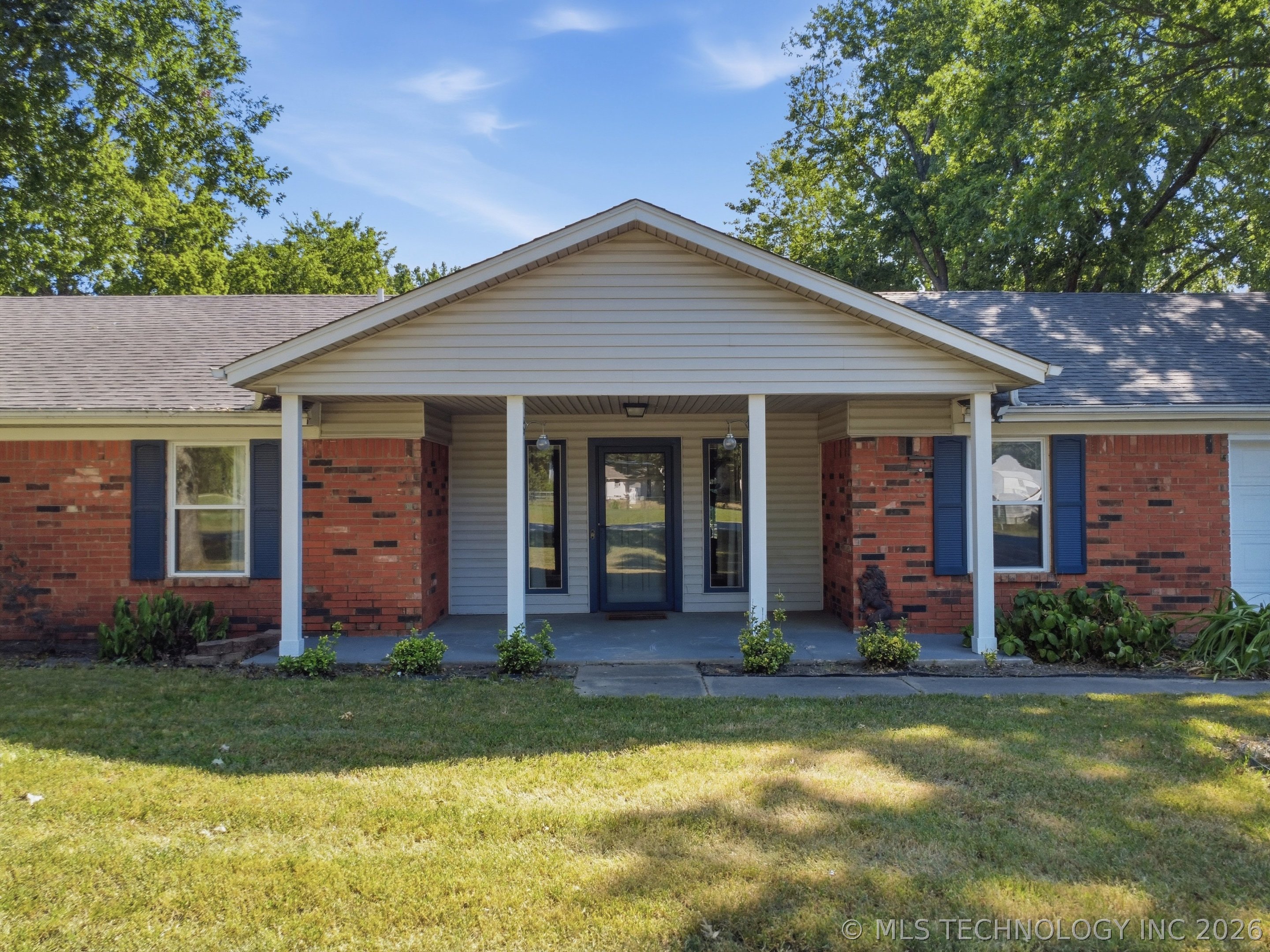 7324 S Dennis Boulevard Property Photo 5