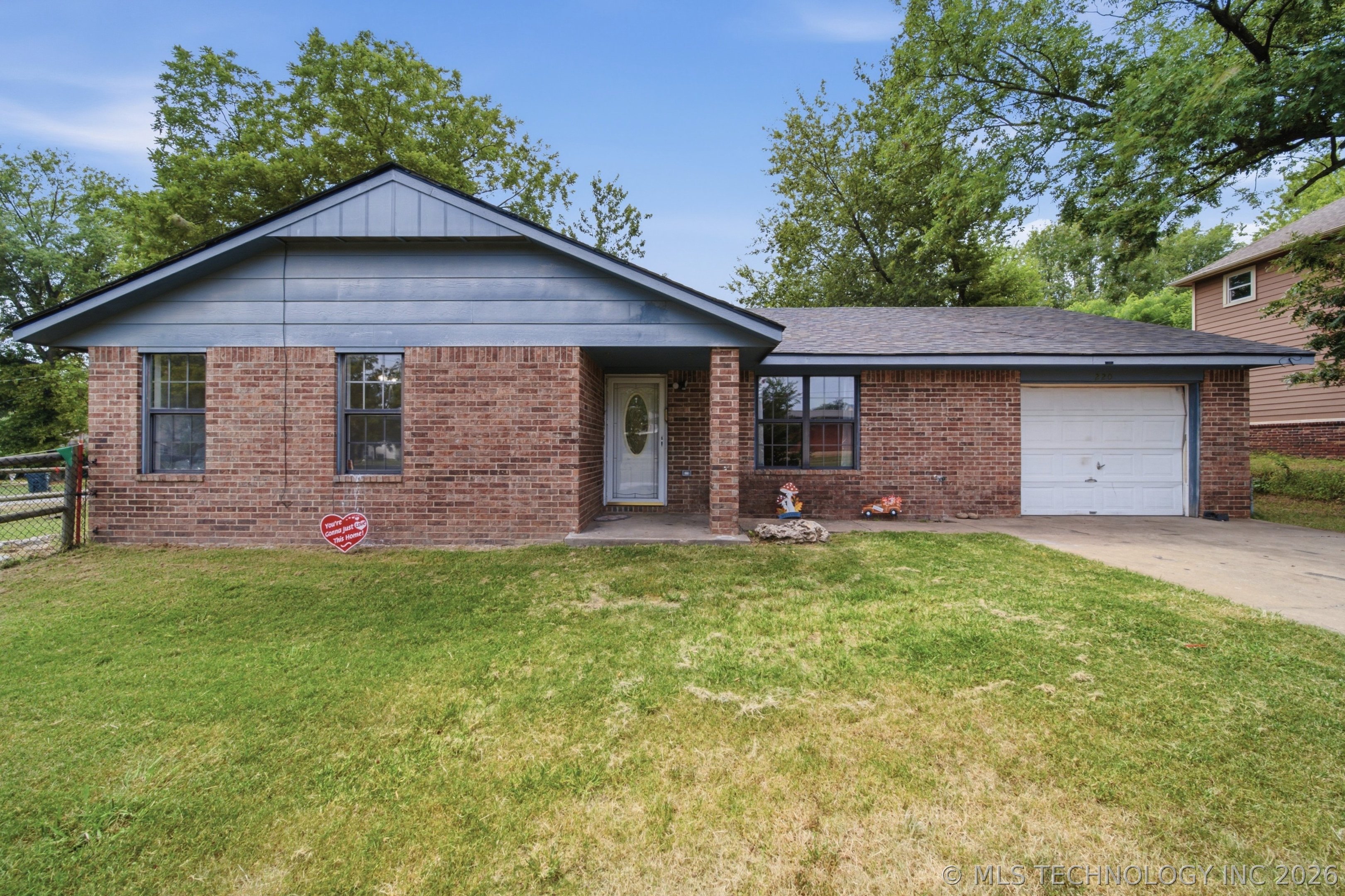 220 S 15 Street Property Photo 1