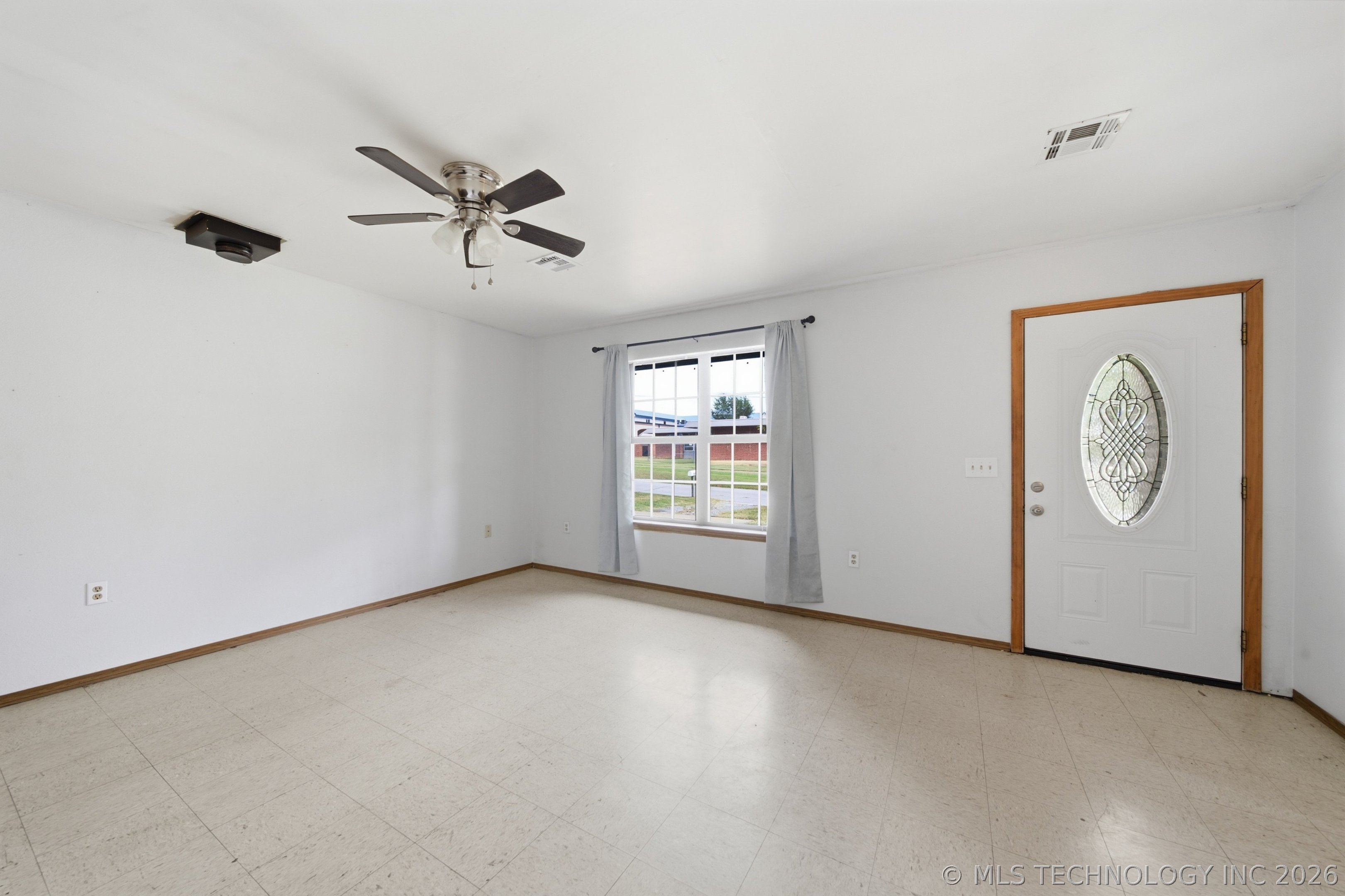 220 S 15 Street Property Photo 6