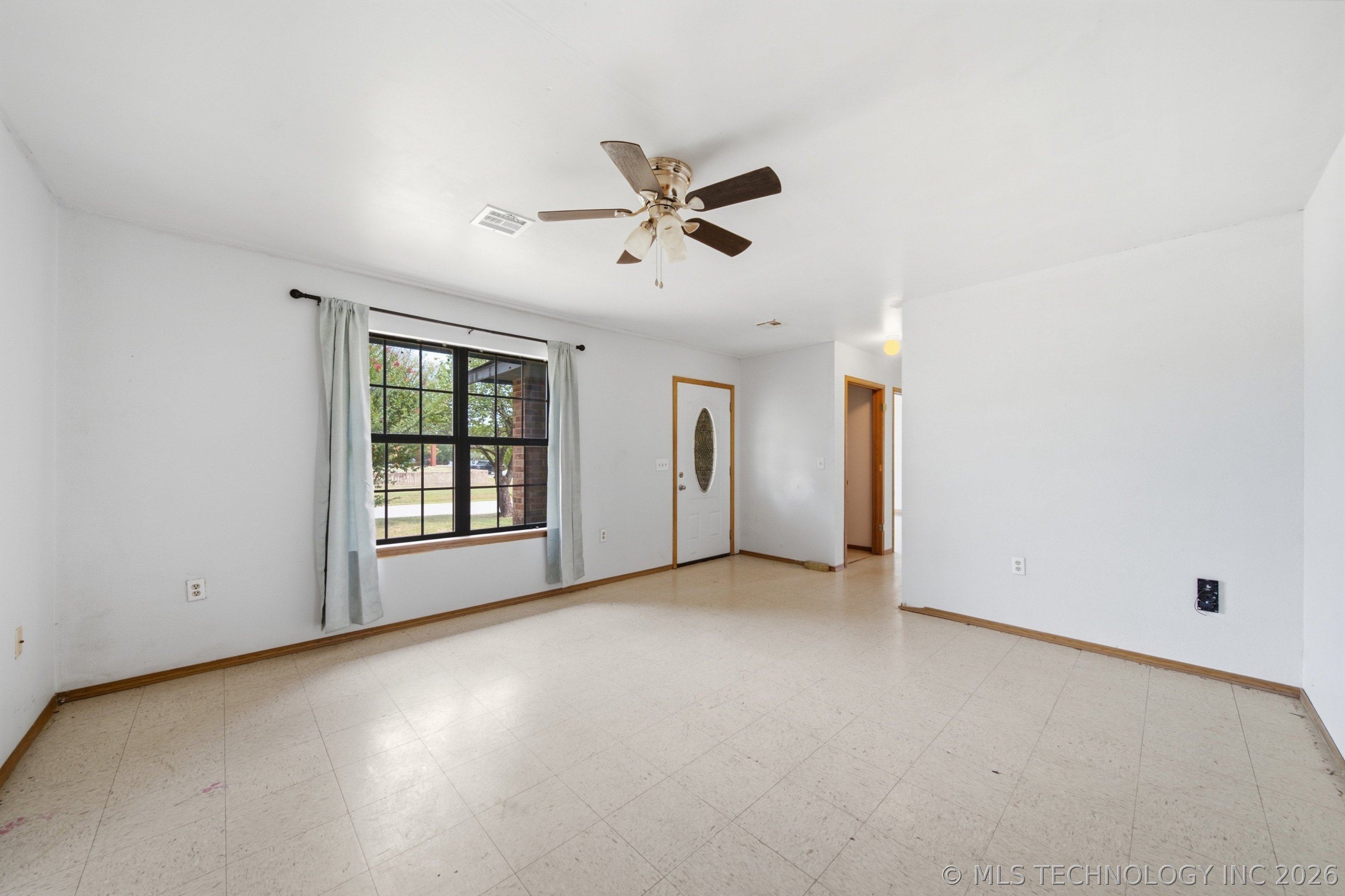220 S 15 Street Property Photo 7