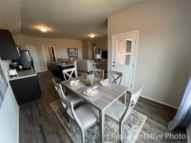 3115 S 15th Place Property Photo 6