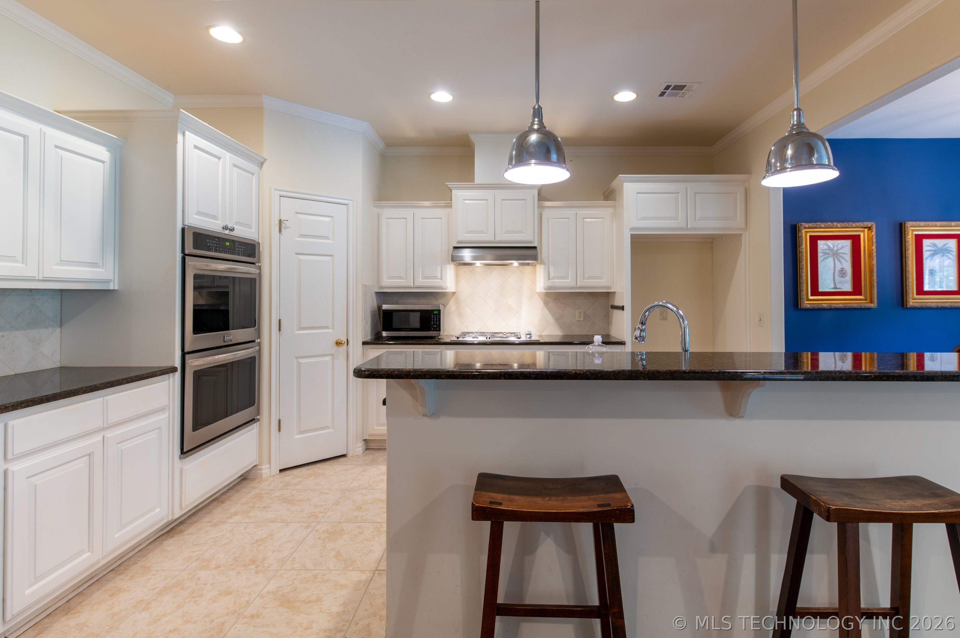 10912 Augusta Drive Property Photo 3