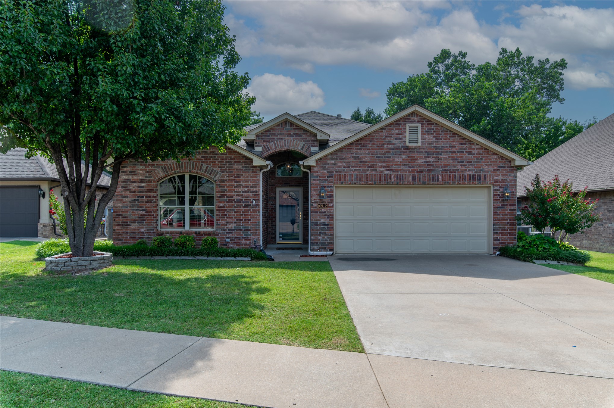 10912 Augusta Drive Property Photo 22