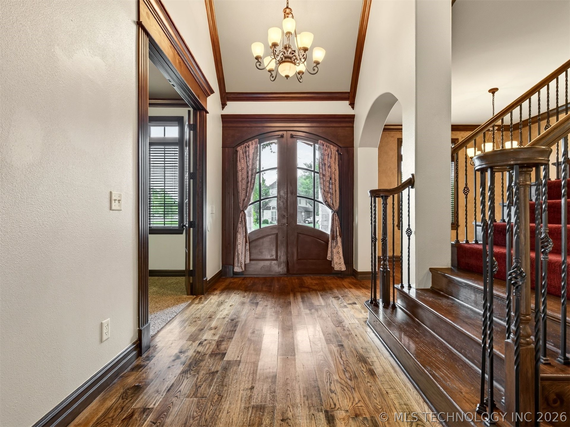 18961 Chickadee Court Property Photo 9