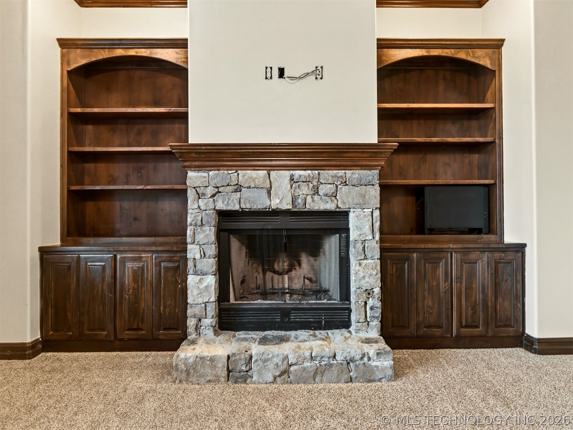 18961 Chickadee Court Property Photo 16