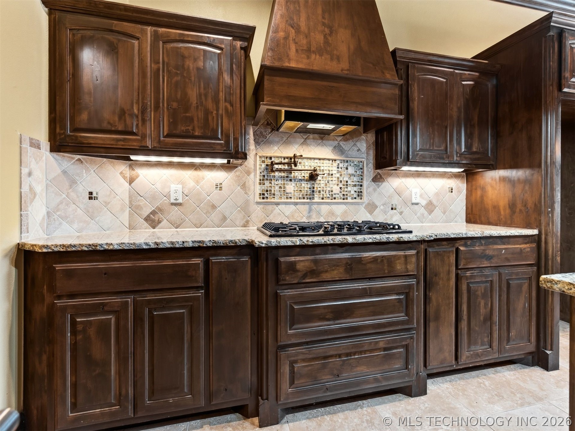 18961 Chickadee Court Property Photo 22