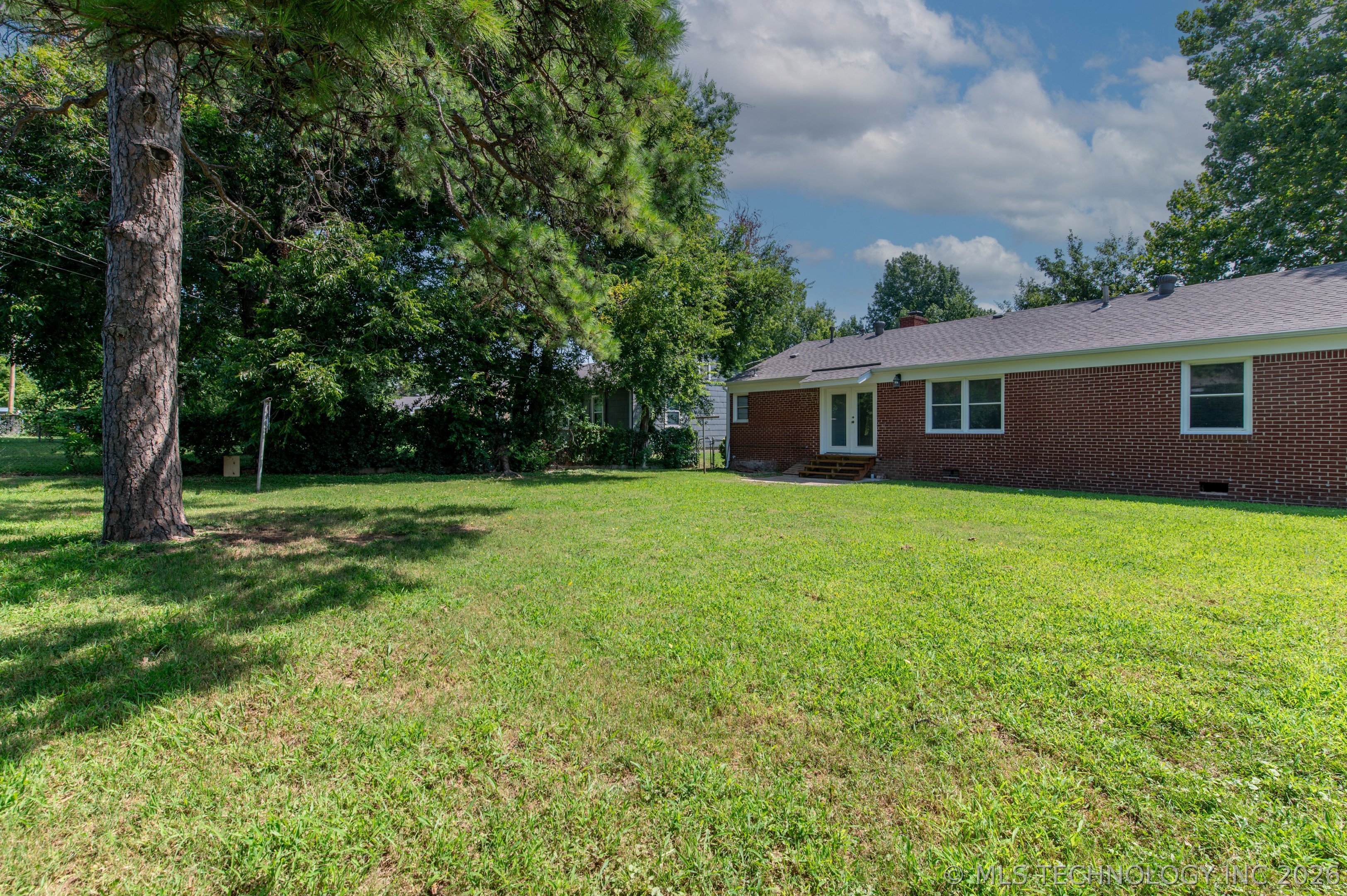 554 S Sandusky Avenue Property Photo 2