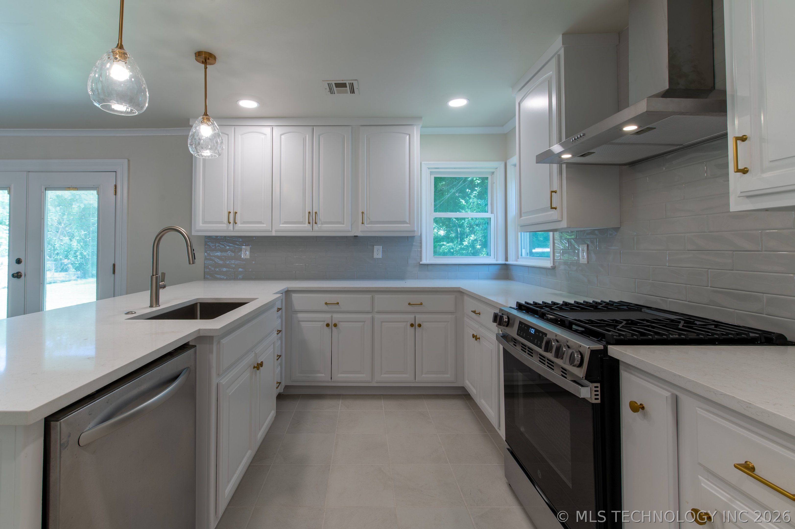 554 S Sandusky Avenue Property Photo 7