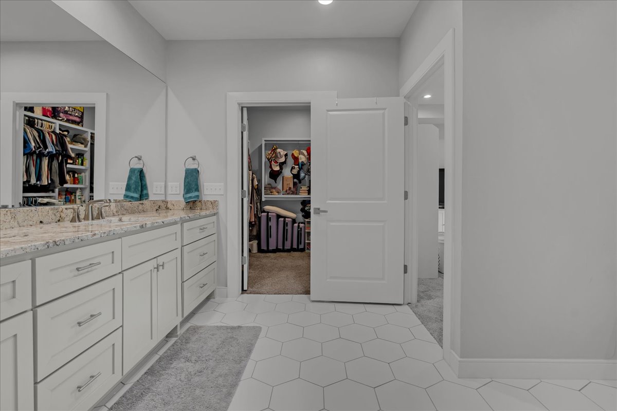 113 E 168th Street S Property Photo 45