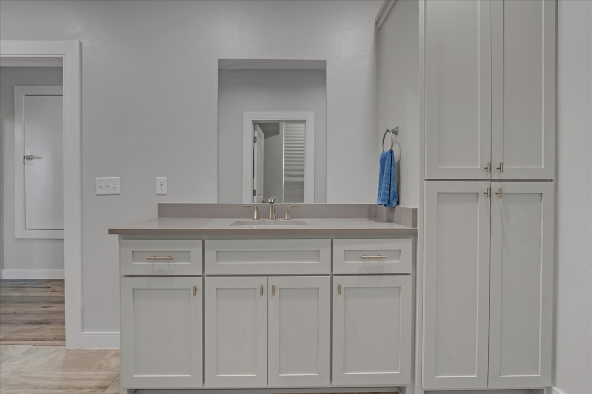 113 E 168th Street S Property Photo 55