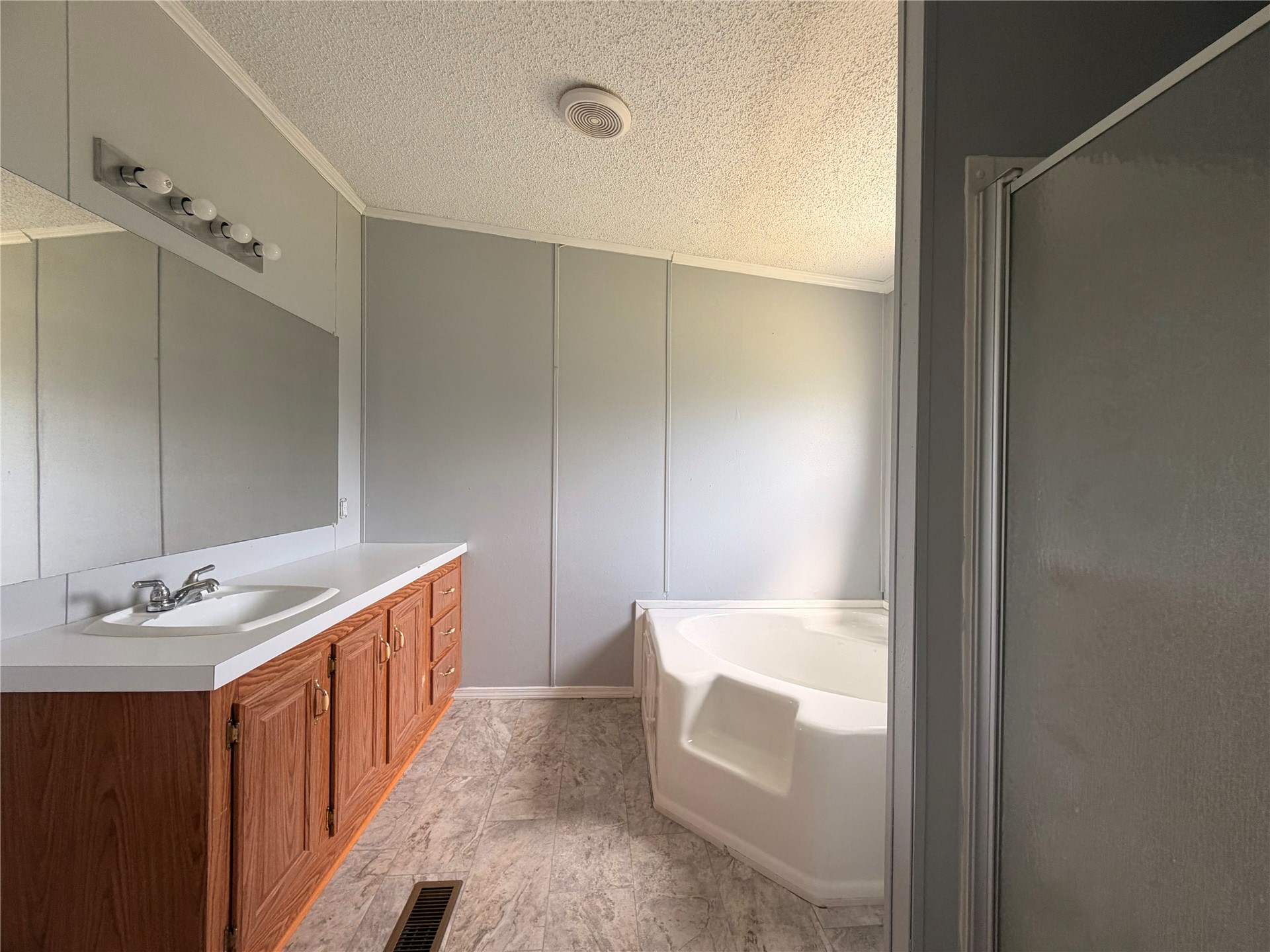350 Stolfa Property Photo 8