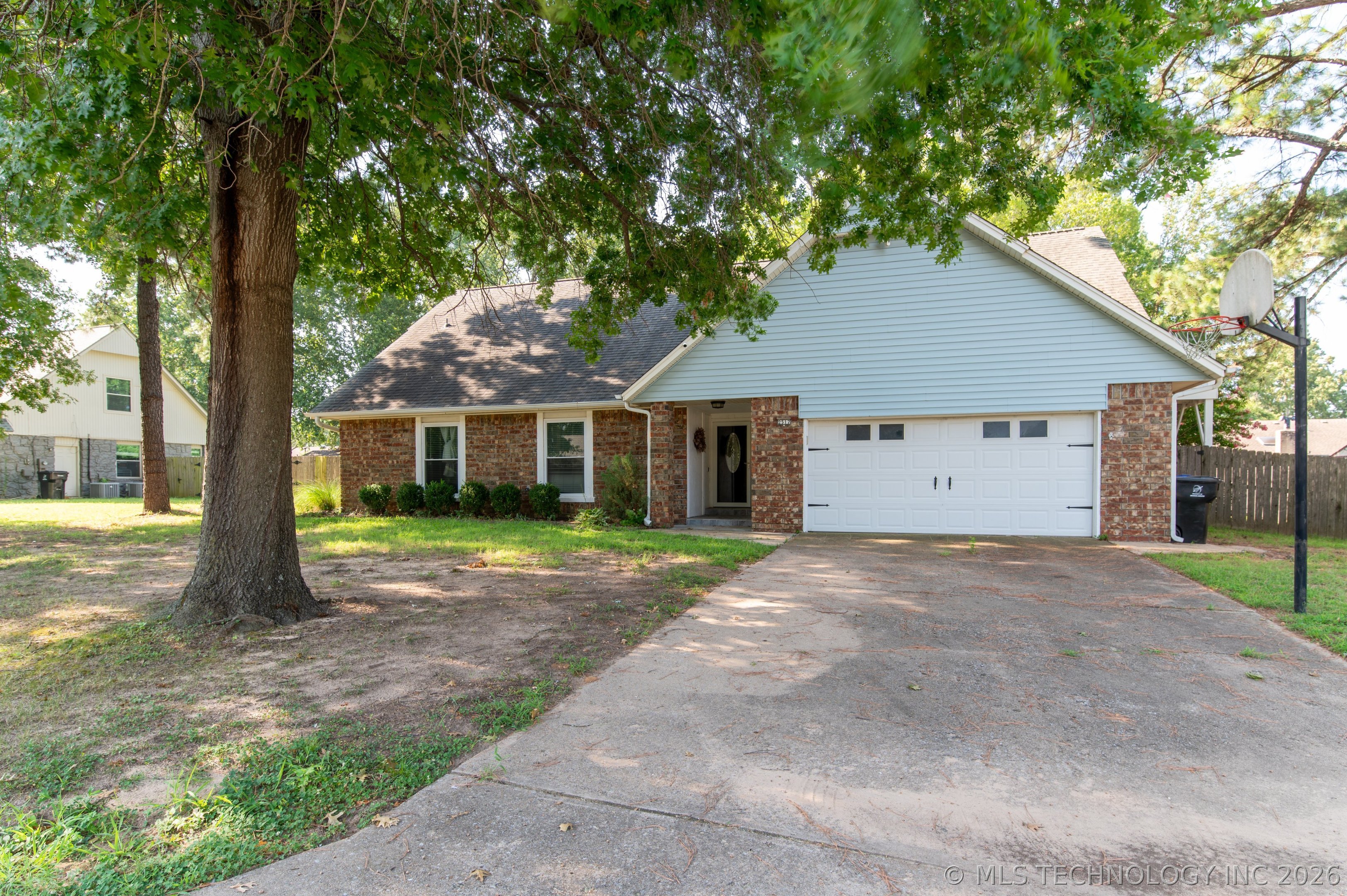 2517 W Kingsport Street Property Photo 1