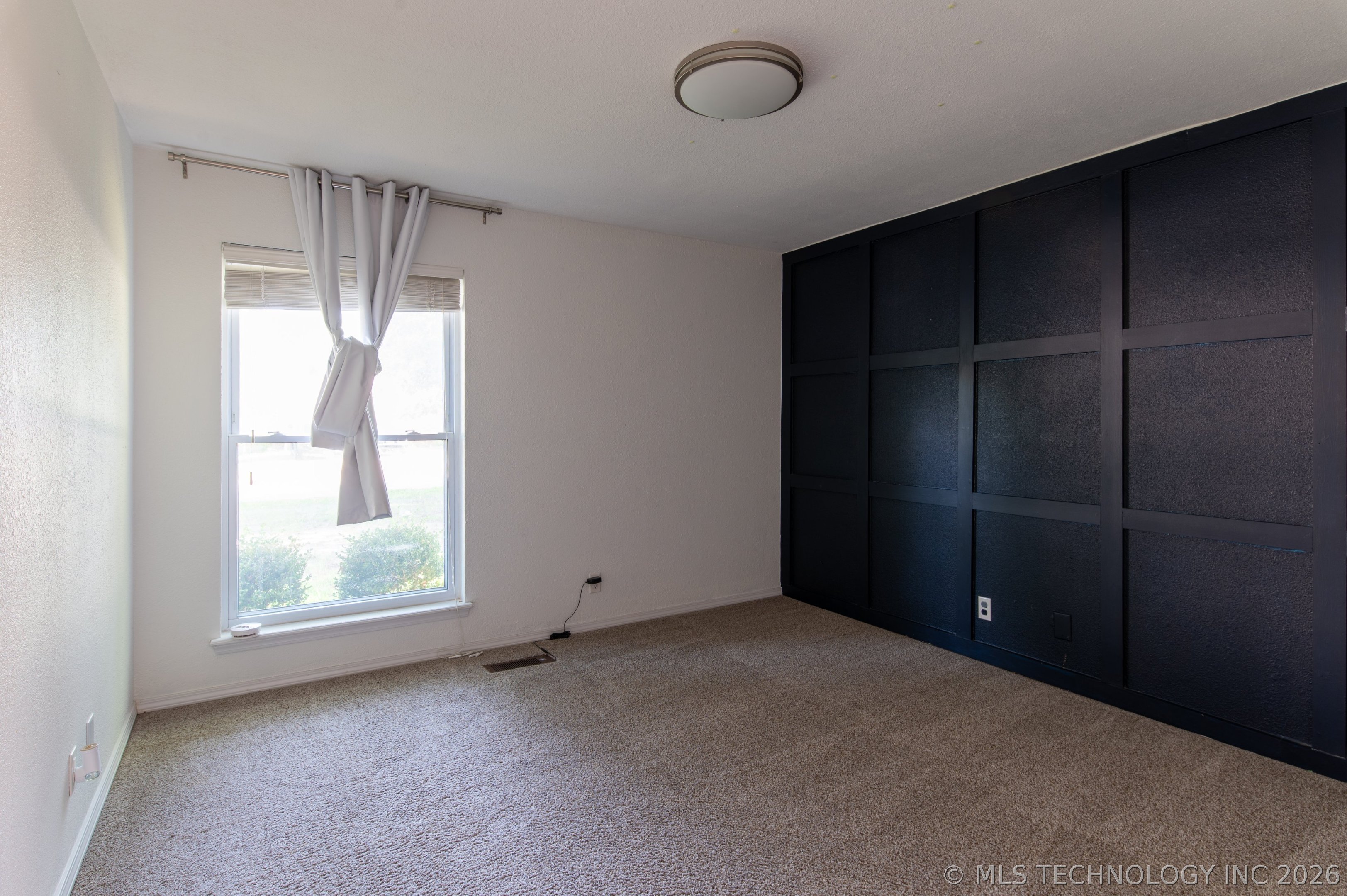 2517 W Kingsport Street Property Photo 8