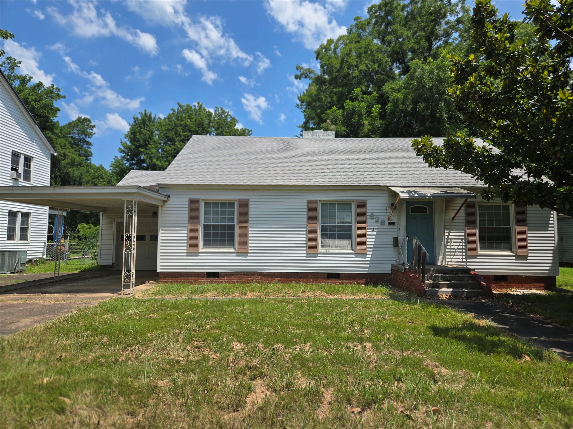 628 W Tahlequah Property Photo 1
